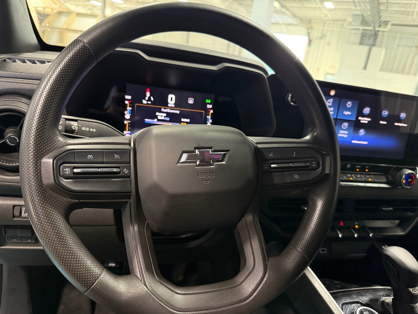 Thumbnail: 2023 Chevrolet Colorado - 5