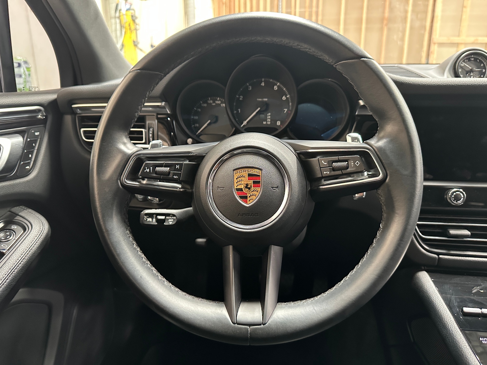 Thumbnail: 2023 Porsche Macan - 4