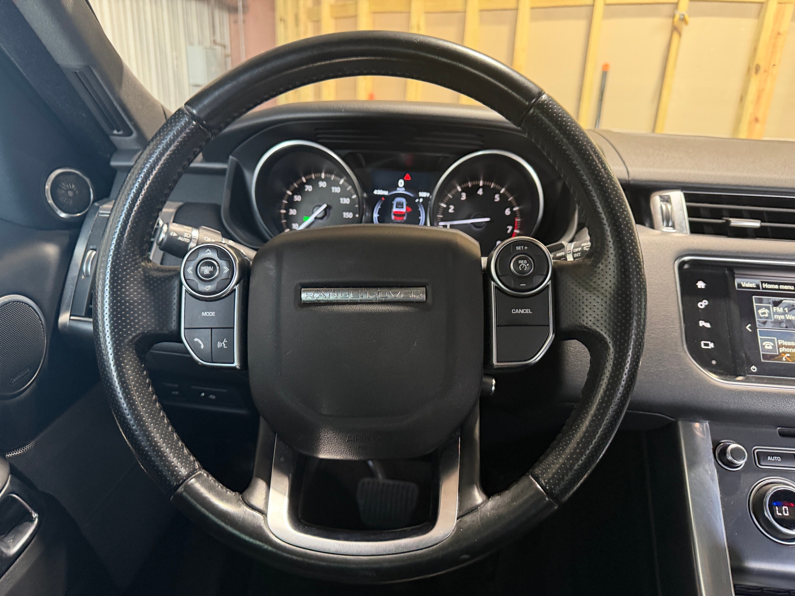 Thumbnail: 2016 Land Rover Range Rover Sport - 4