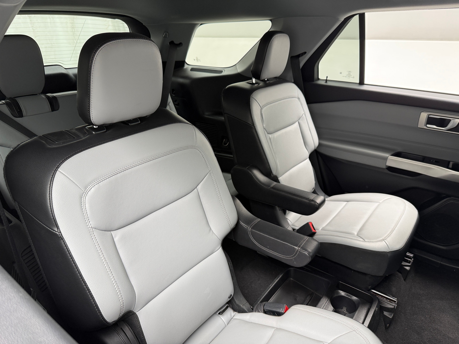 Thumbnail: 2021 Ford Explorer - 5