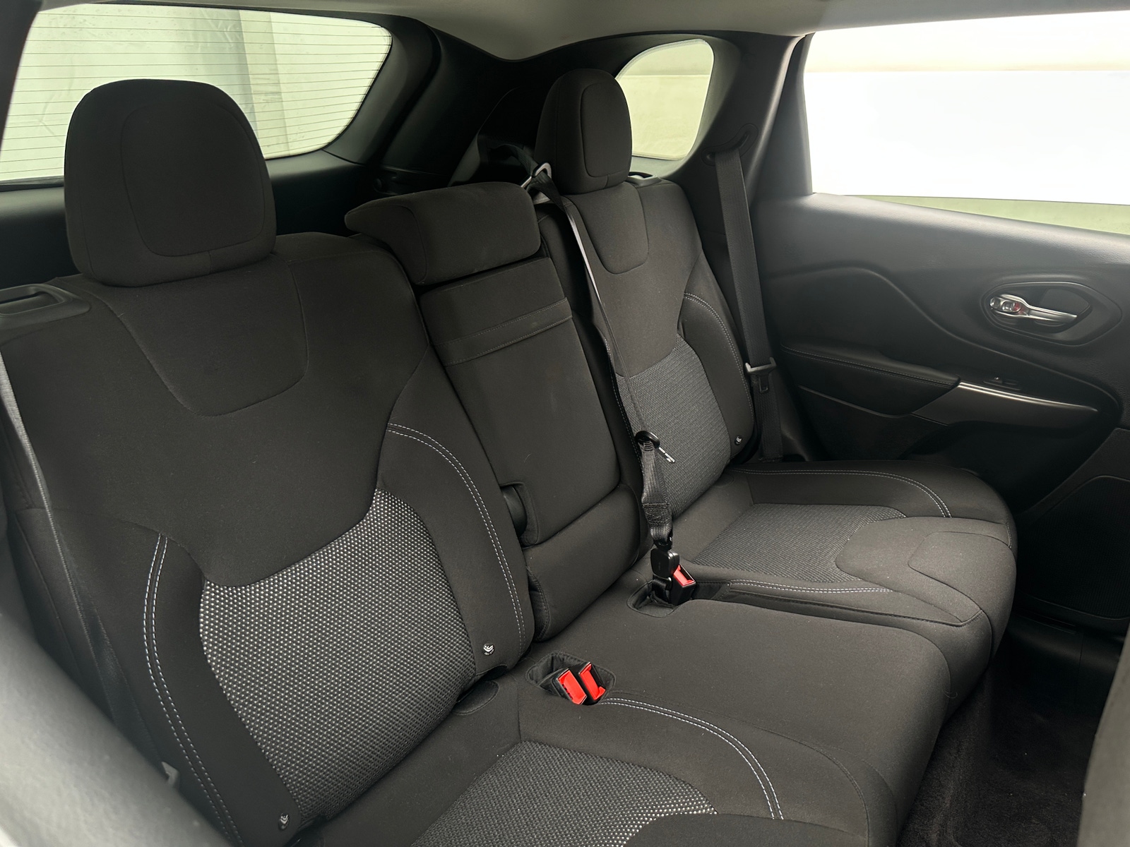Thumbnail: 2019 Jeep Cherokee - 6