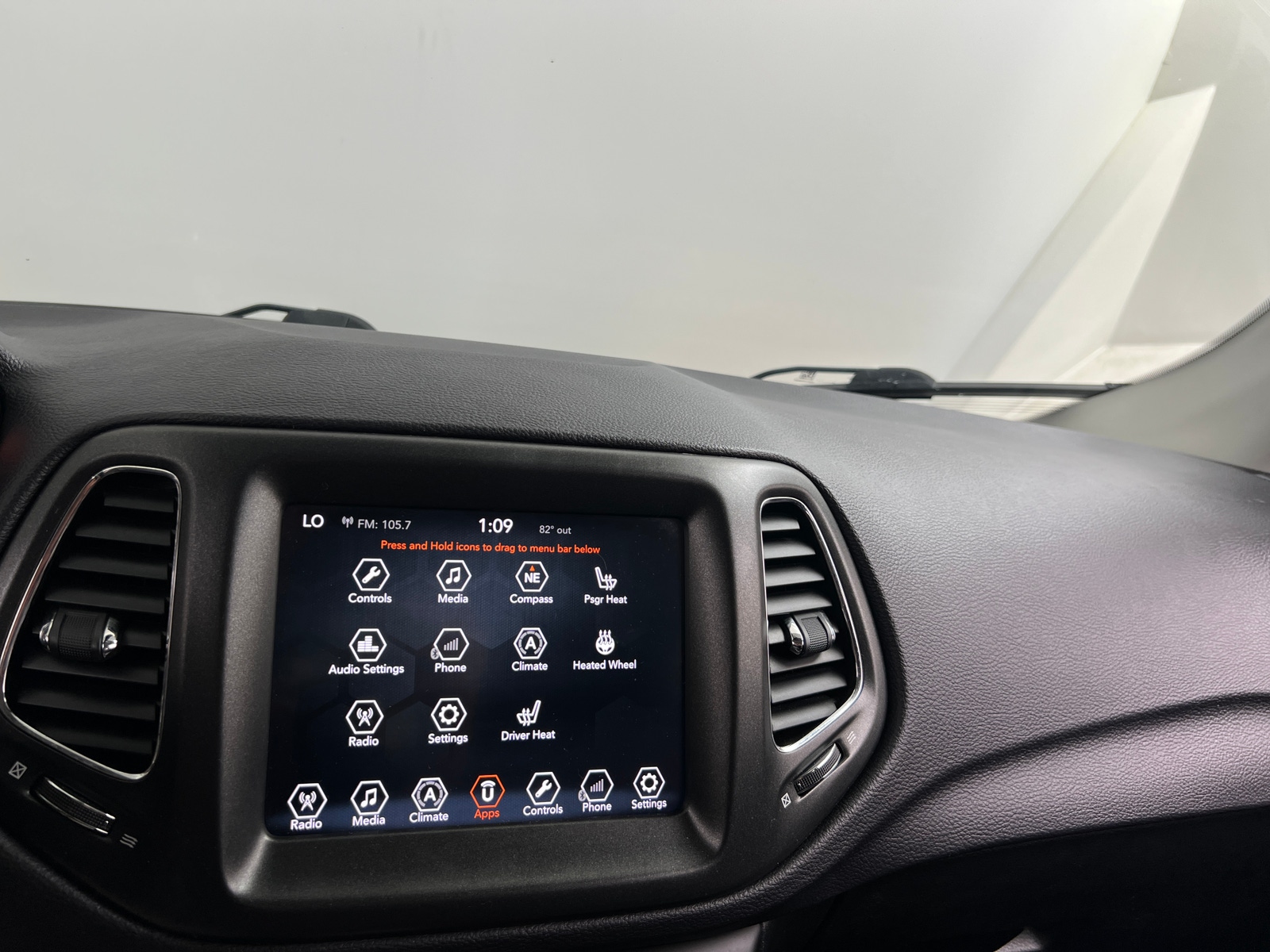 Thumbnail: 2018 Jeep Compass - 3