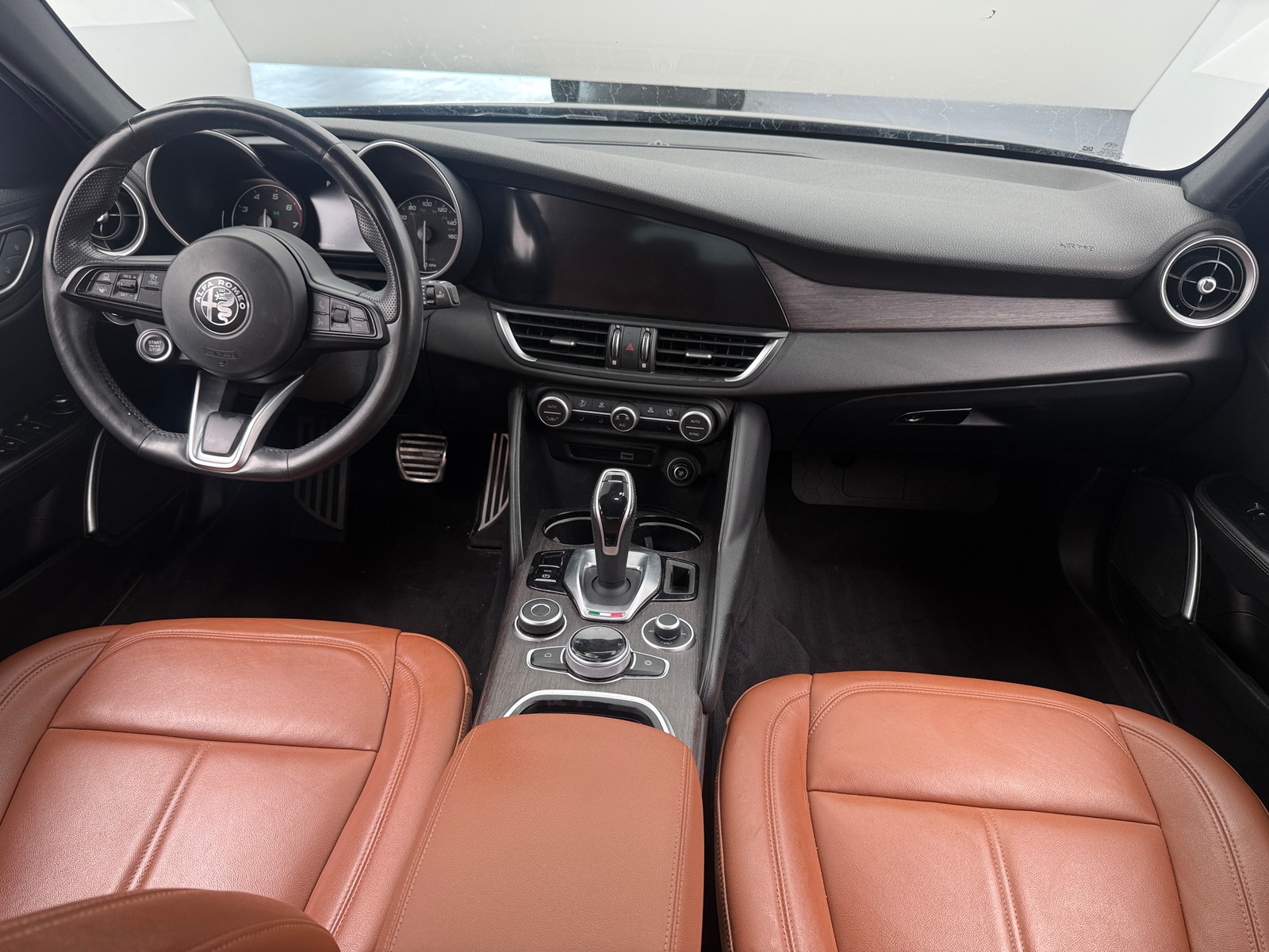 Thumbnail: 2022 Alfa Romeo Giulia - 2