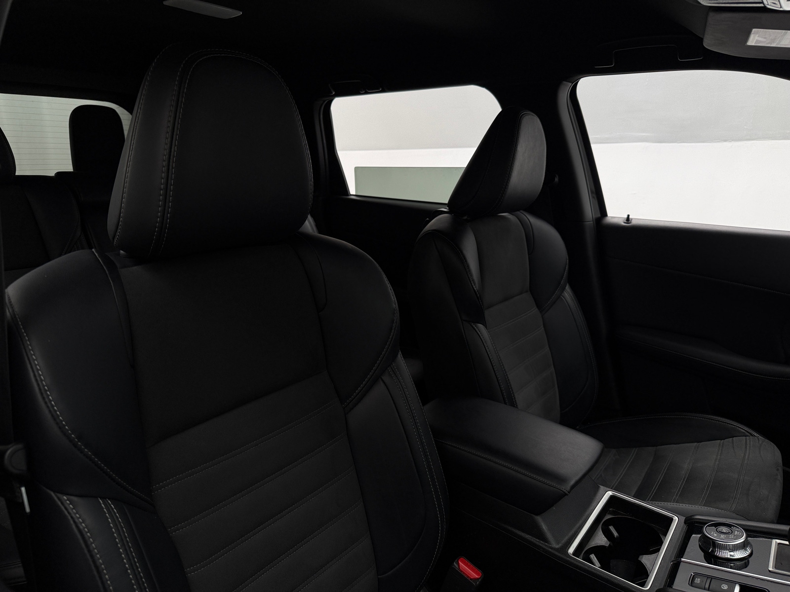Thumbnail: 2024 Mitsubishi Outlander - 2