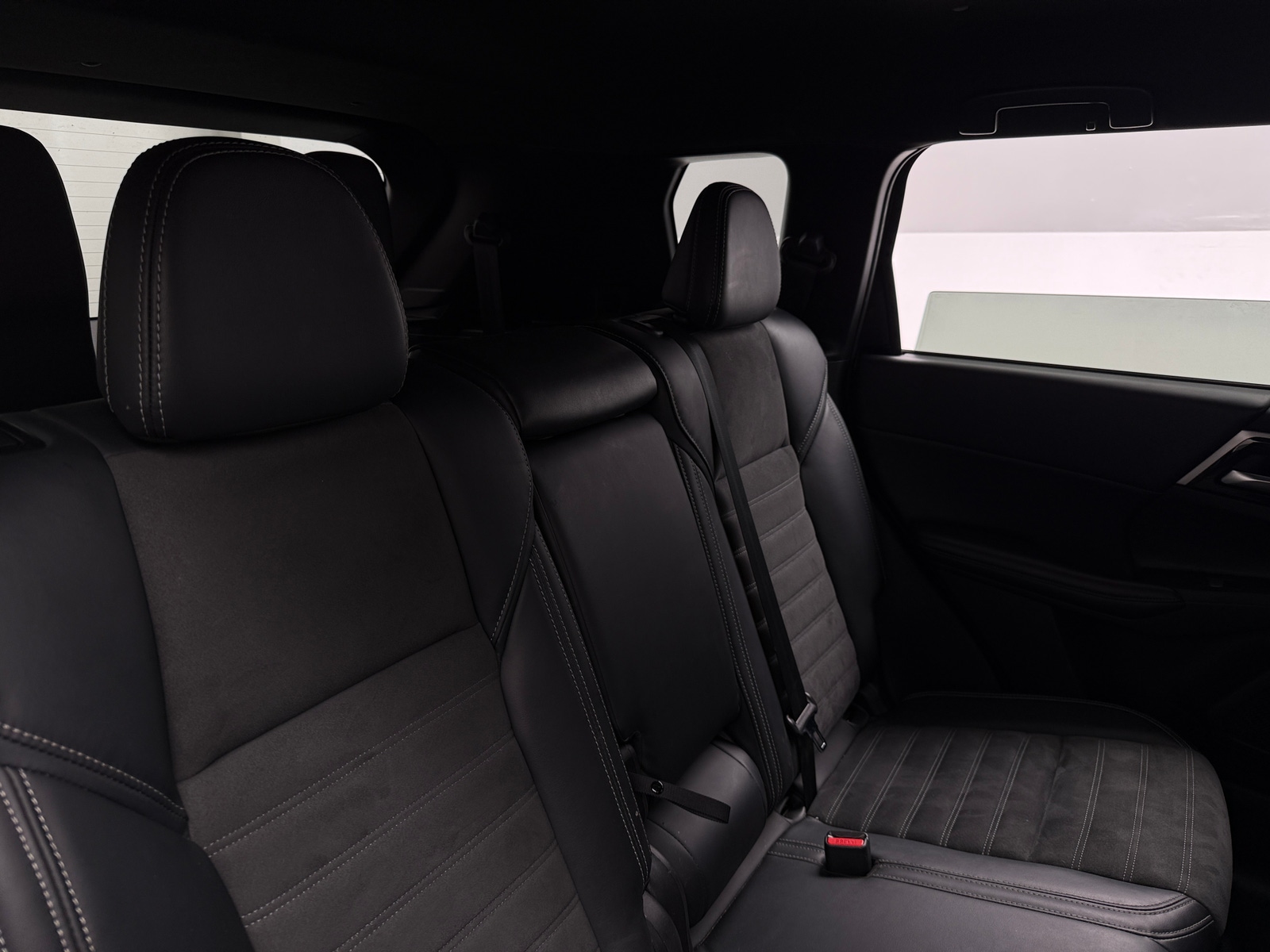 Thumbnail: 2024 Mitsubishi Outlander - 6