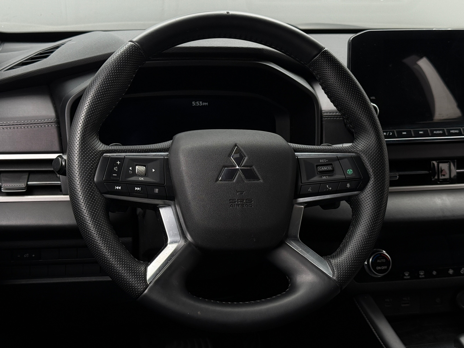 Thumbnail: 2024 Mitsubishi Outlander - 5