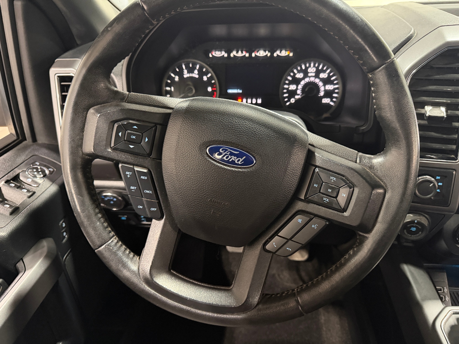 Thumbnail: 2019 Ford Econoline - 5