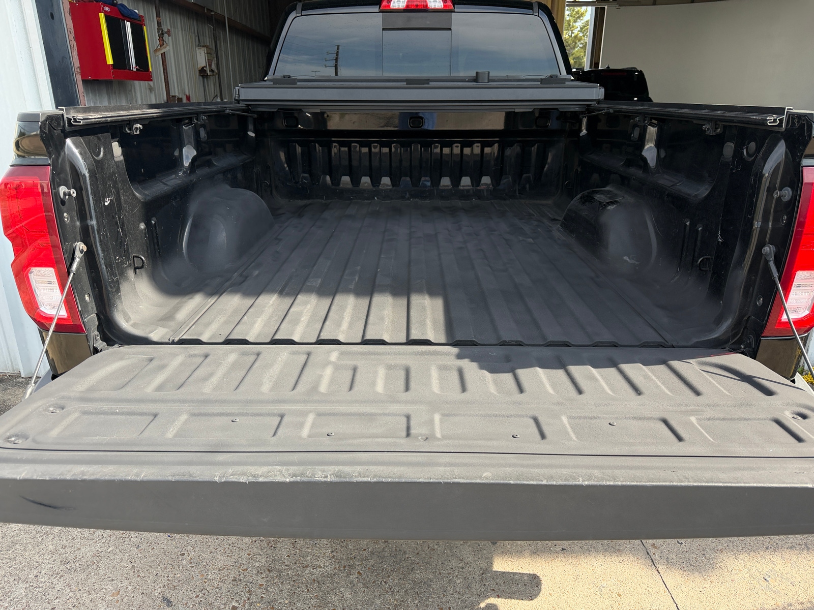 Thumbnail: 2017 Chevrolet Silverado 1500 - 6