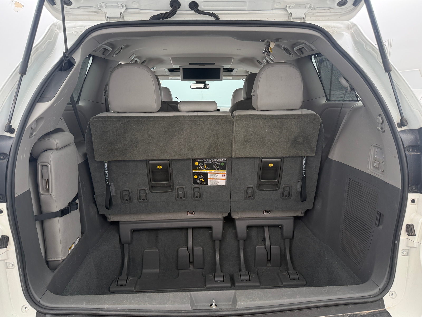 Thumbnail: 2019 Toyota Sienna - 6