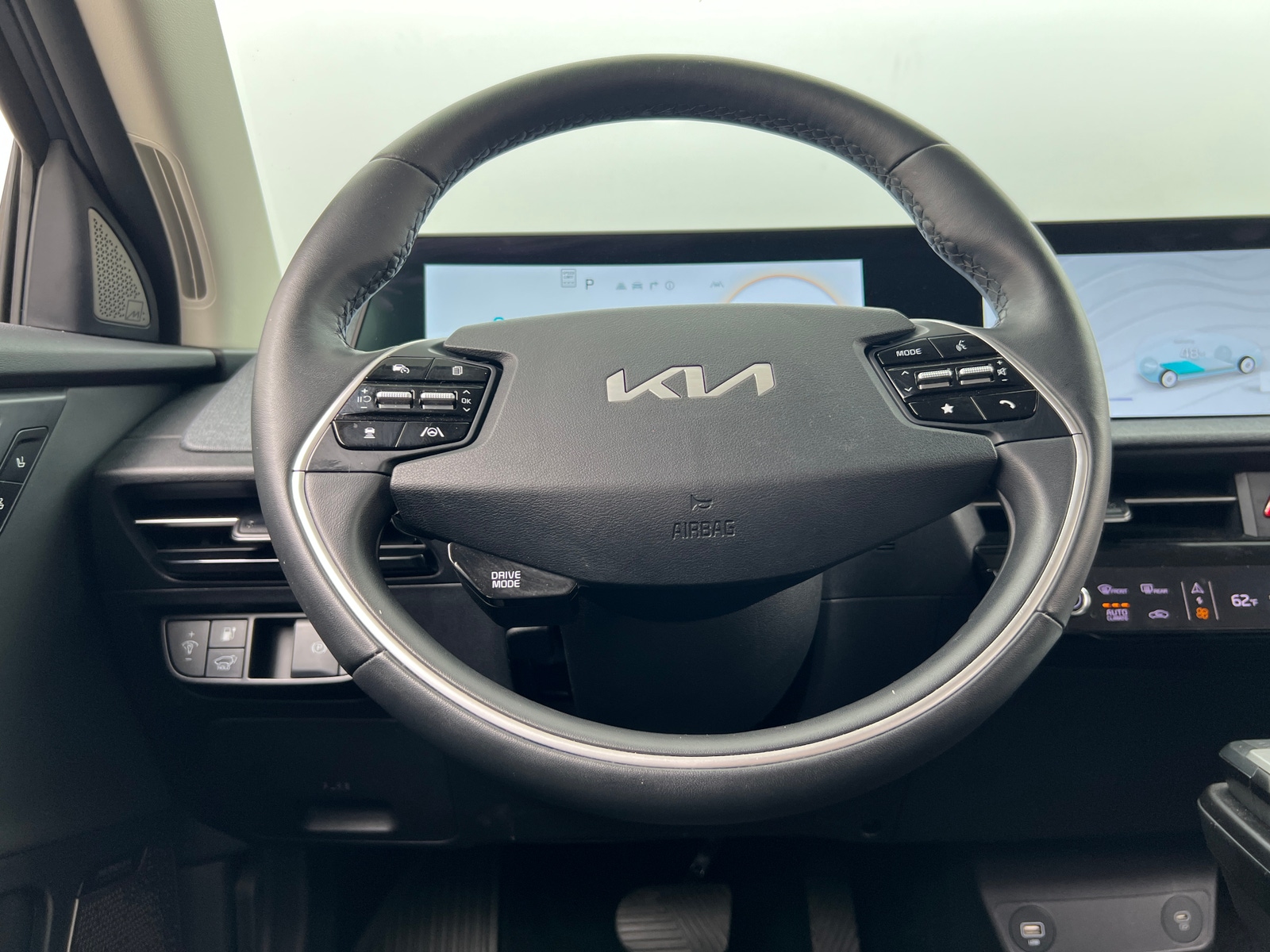 Thumbnail: 2023 Kia EV6 - 4