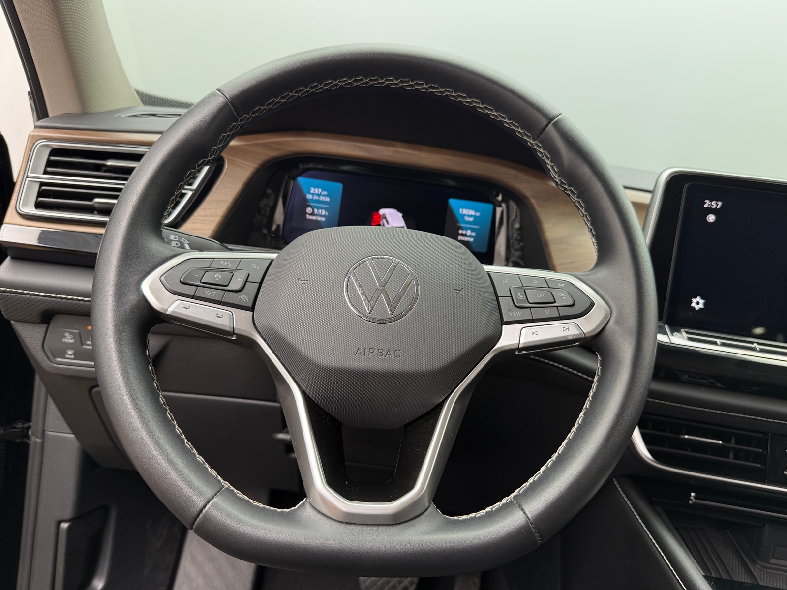 Thumbnail: 2026 Volkswagen Atlas - 4