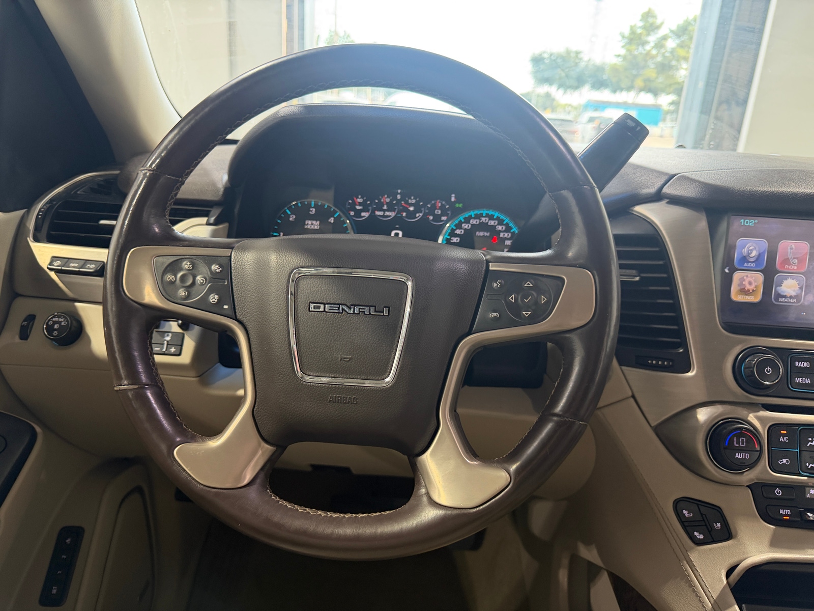 Thumbnail: 2017 GMC Yukon XL - 4