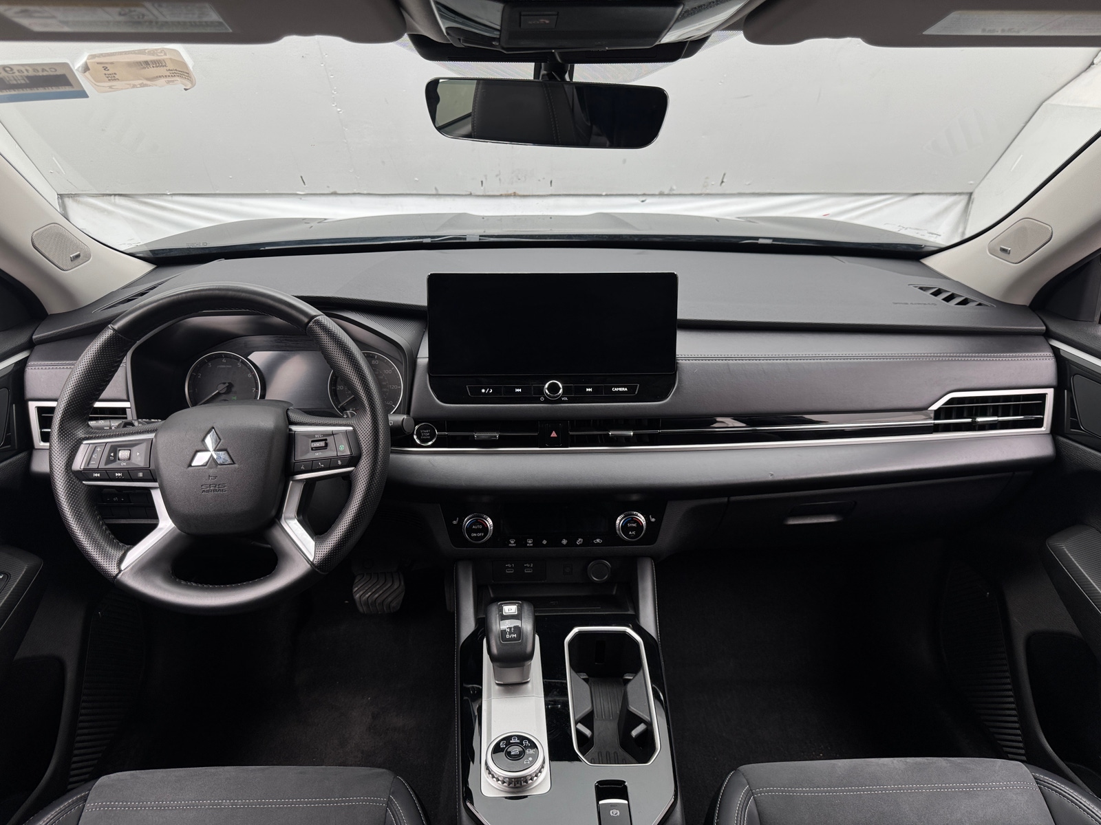 Thumbnail: 2025 Mitsubishi Outlander - 2