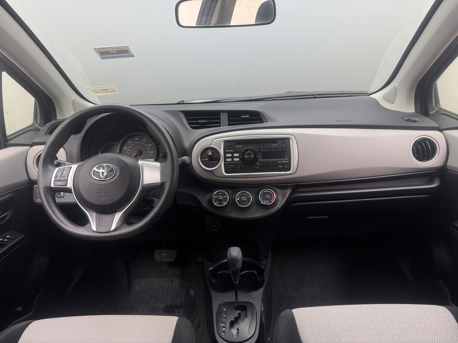 Thumbnail: 2014 Toyota Yaris - 3