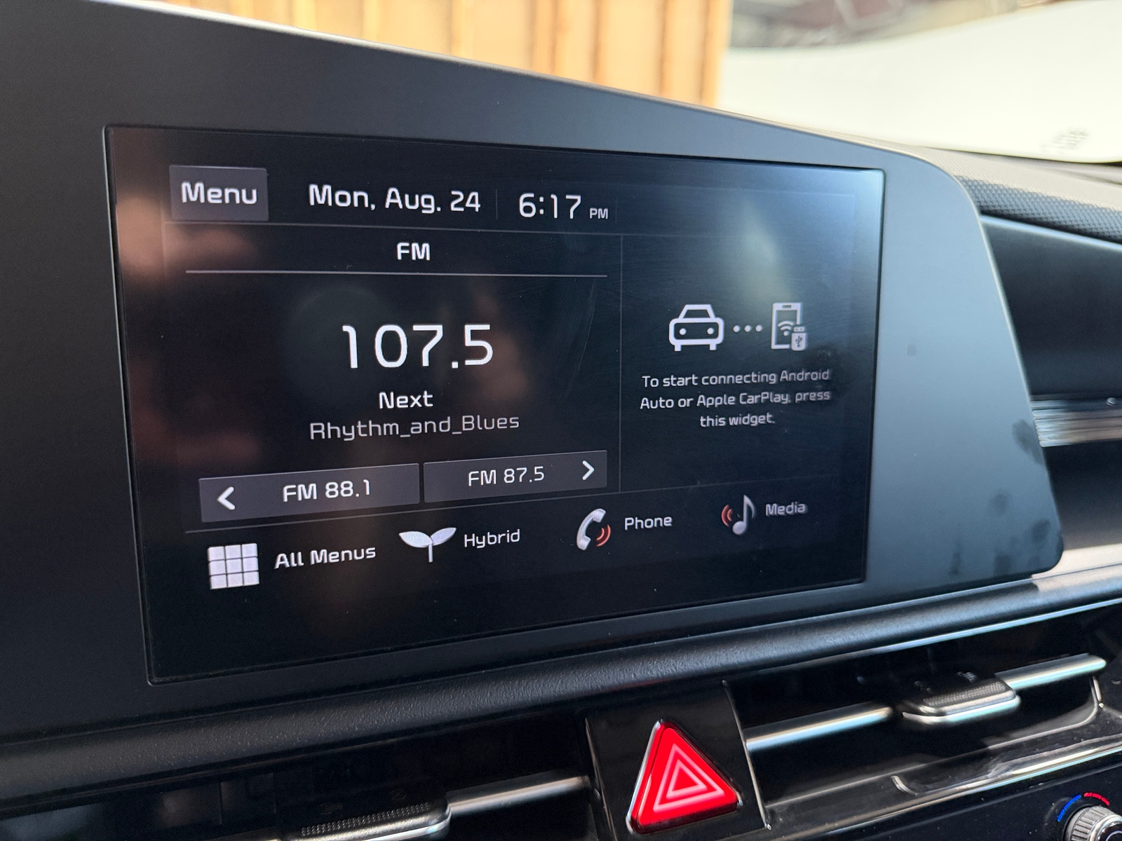 Thumbnail: 2026 Kia Niro - 4