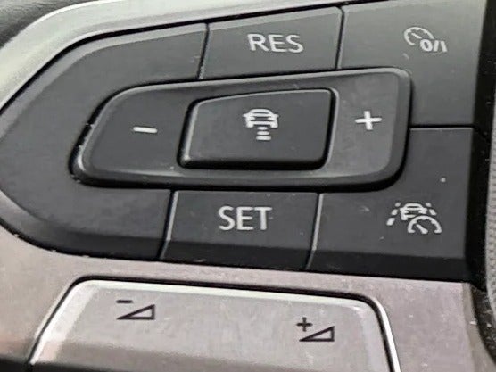2025 Volkswagen Atlas SE w/Tech - Photo 21