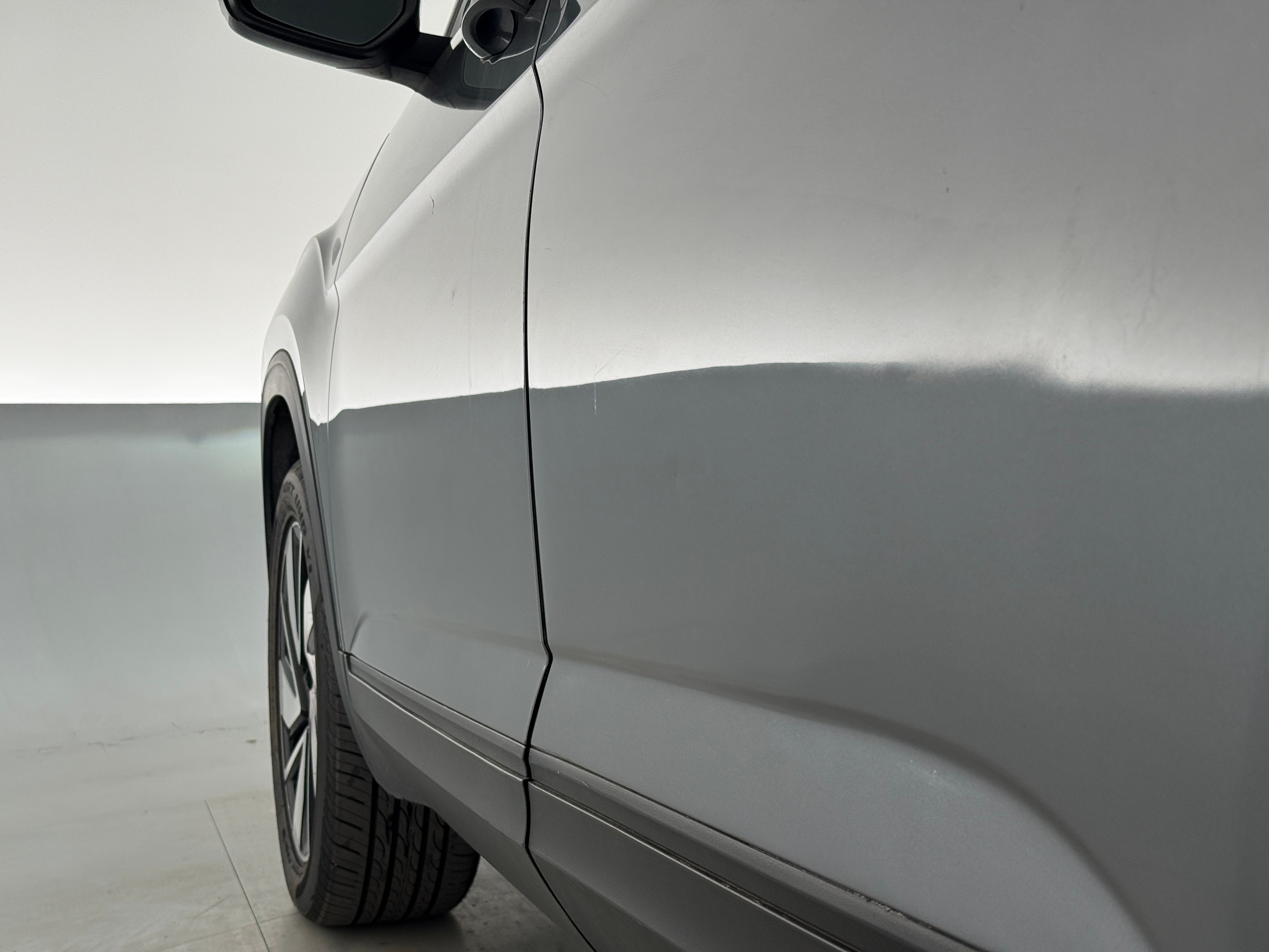2025 Volkswagen Atlas SE w/Tech - Photo 25