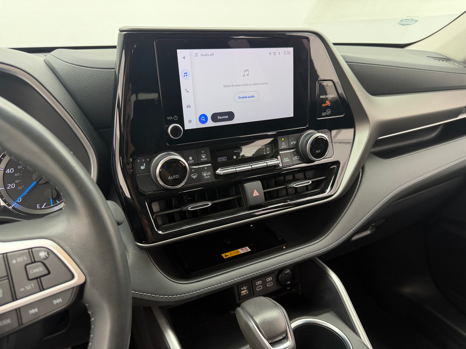 Thumbnail: 2024 Toyota Highlander - 3