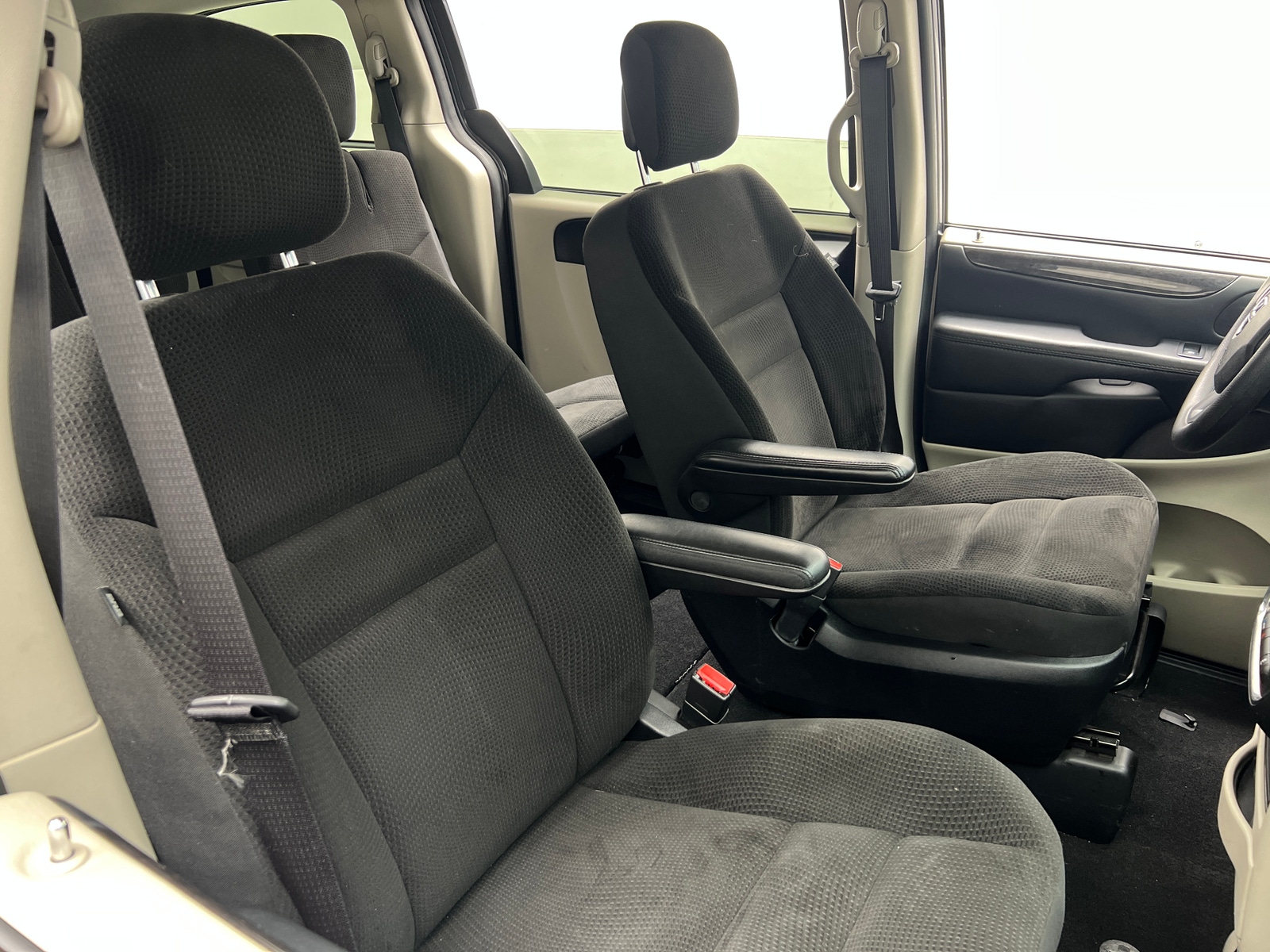 Thumbnail: 2018 Dodge Grand Caravan - 2