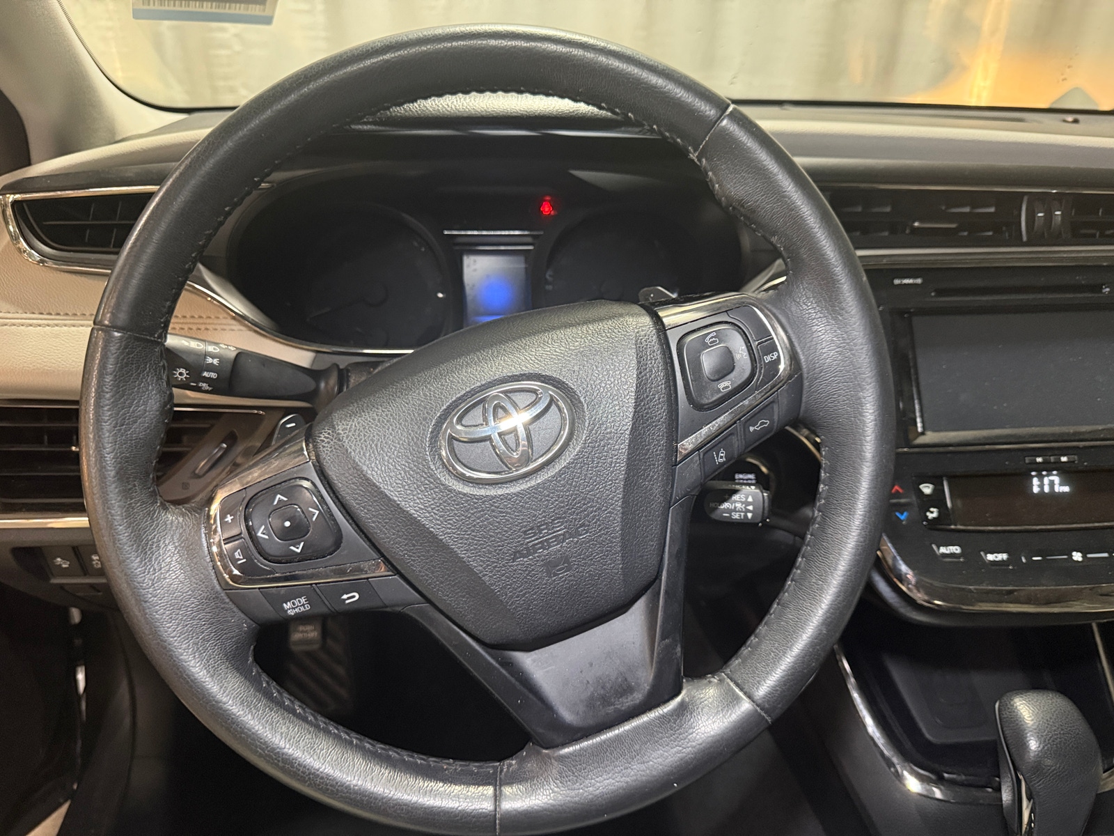 Thumbnail: 2017 Toyota Avalon - 4