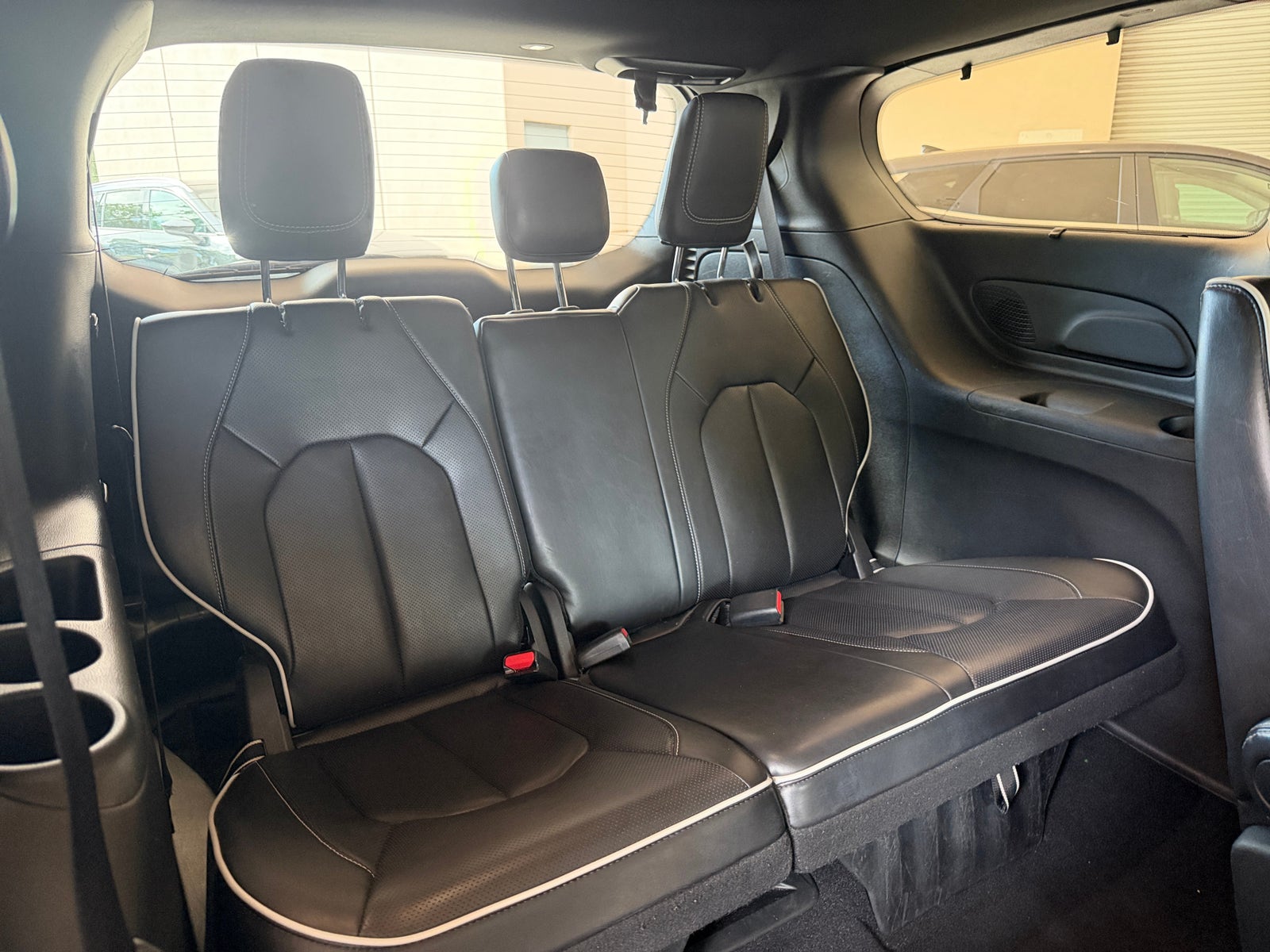 Thumbnail: 2025 Chrysler Pacifica - 4