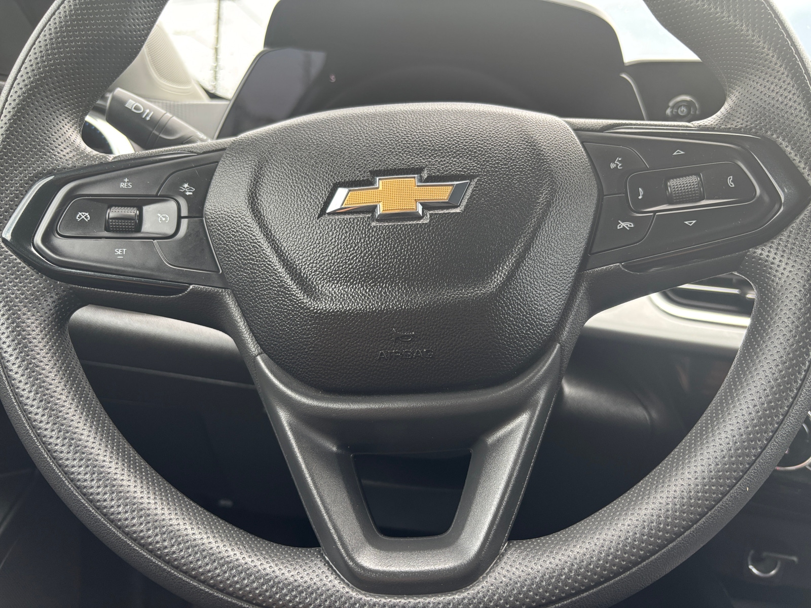 Thumbnail: 2025 Chevrolet Trax - 5