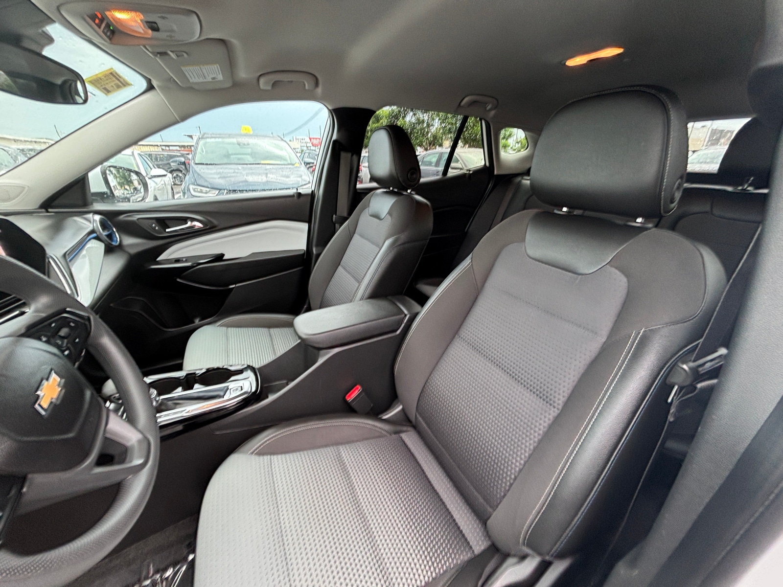 Thumbnail: 2025 Chevrolet Trax - 2