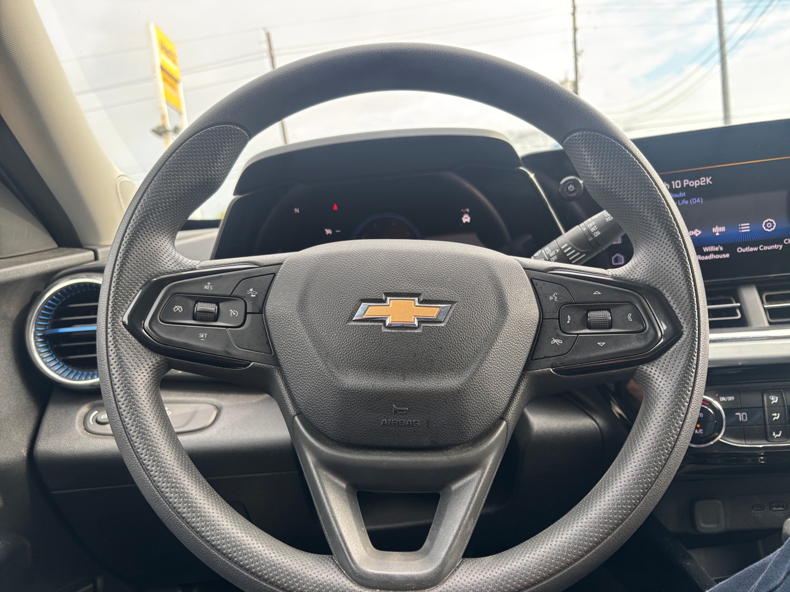Thumbnail: 2025 Chevrolet Trax - 5