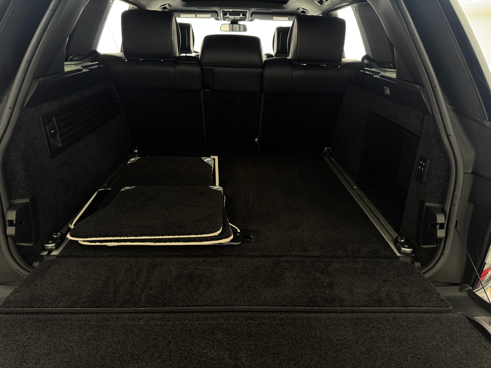 Thumbnail: 2016 Land Rover Range Rover - 6