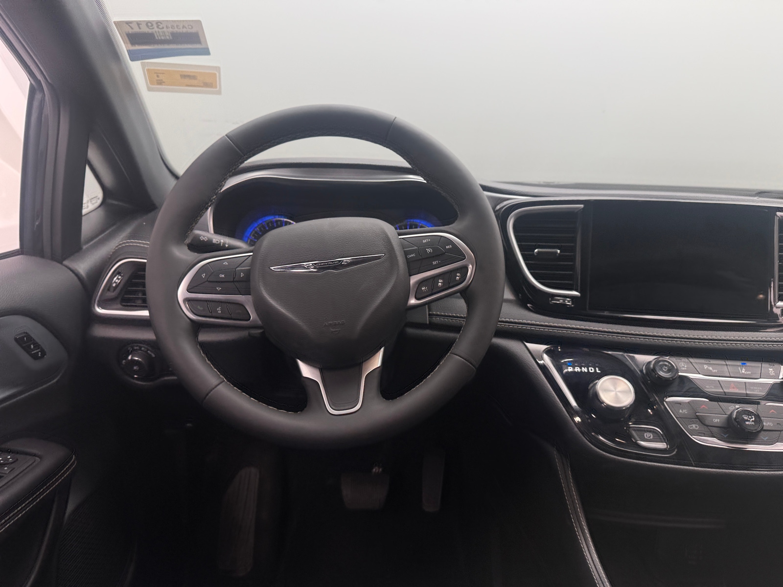 Thumbnail: 2026 Chrysler Pacifica - 4