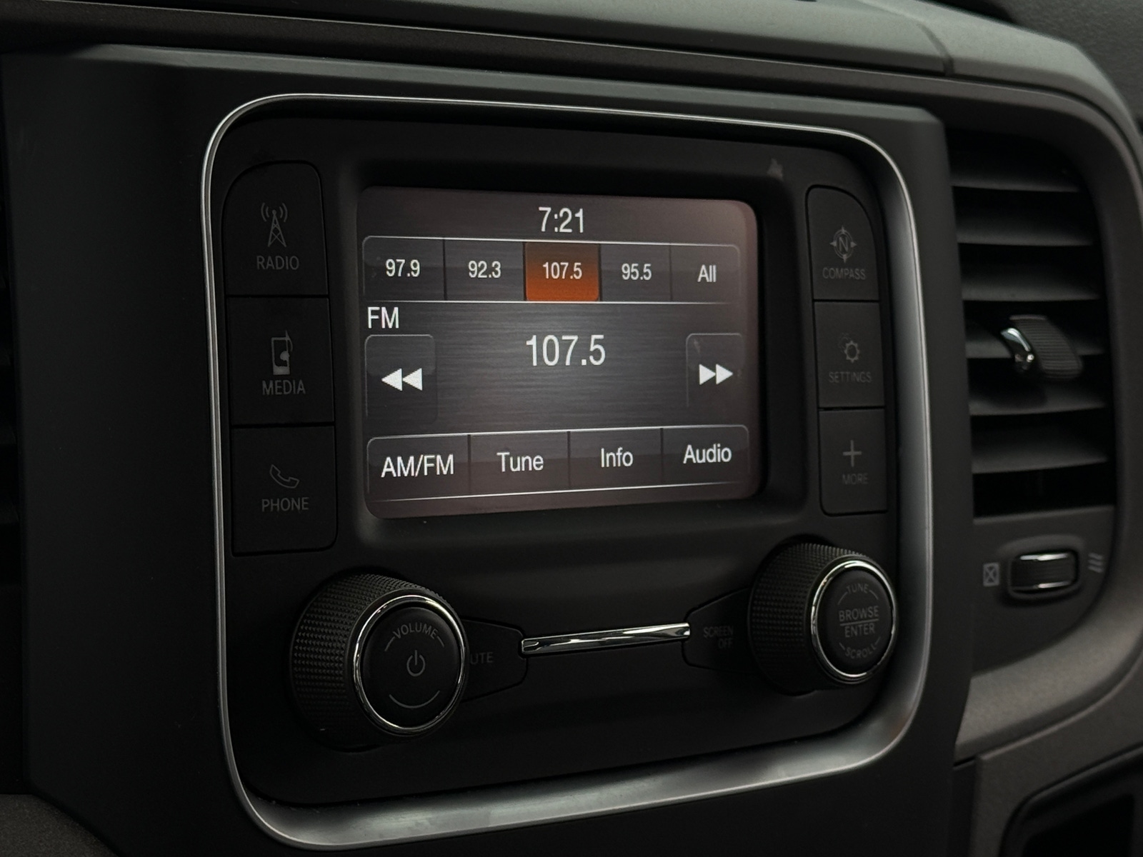 Thumbnail: 2024 RAM 1500 Classic - 4