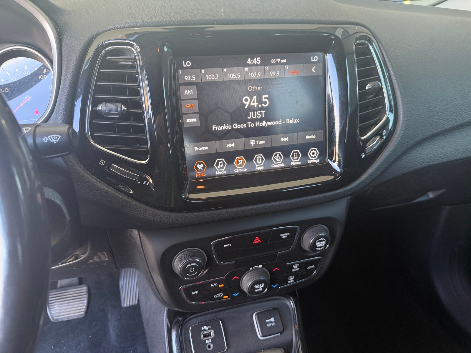 Thumbnail: 2020 Jeep Compass - 3