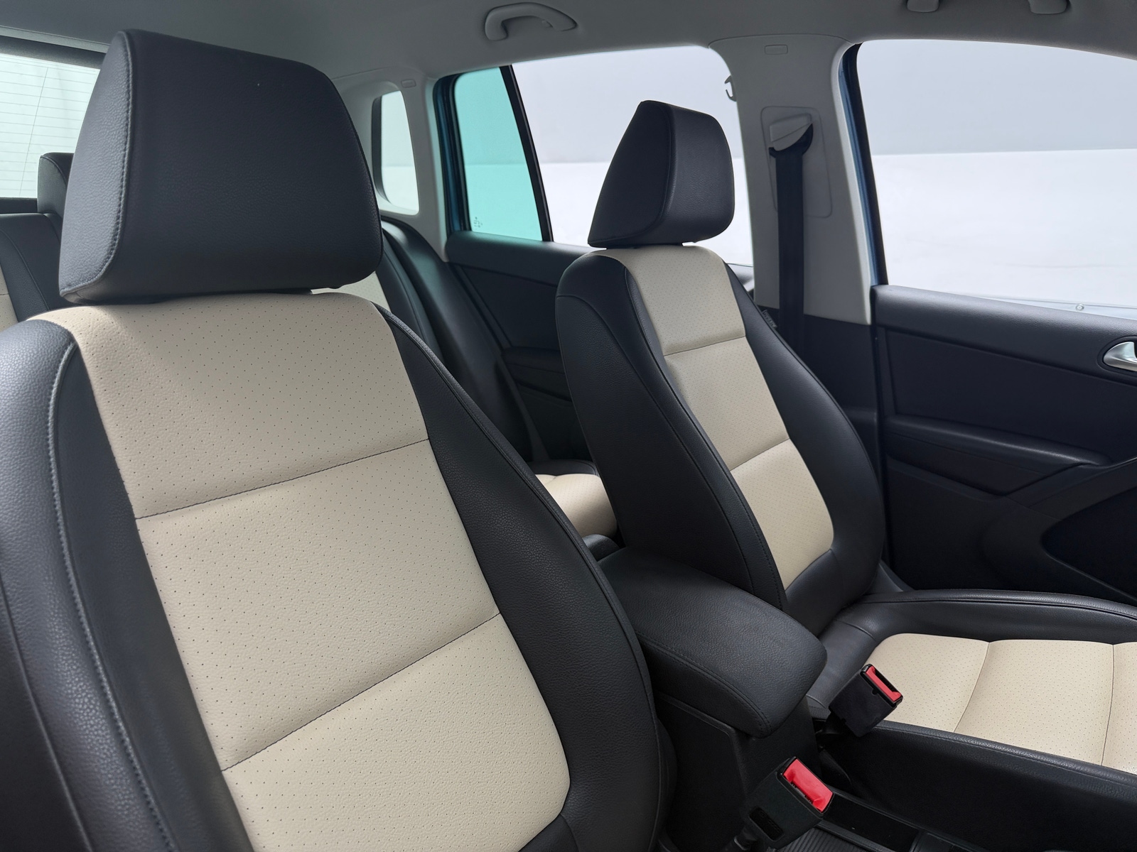 Thumbnail: 2017 Volkswagen Tiguan - 2