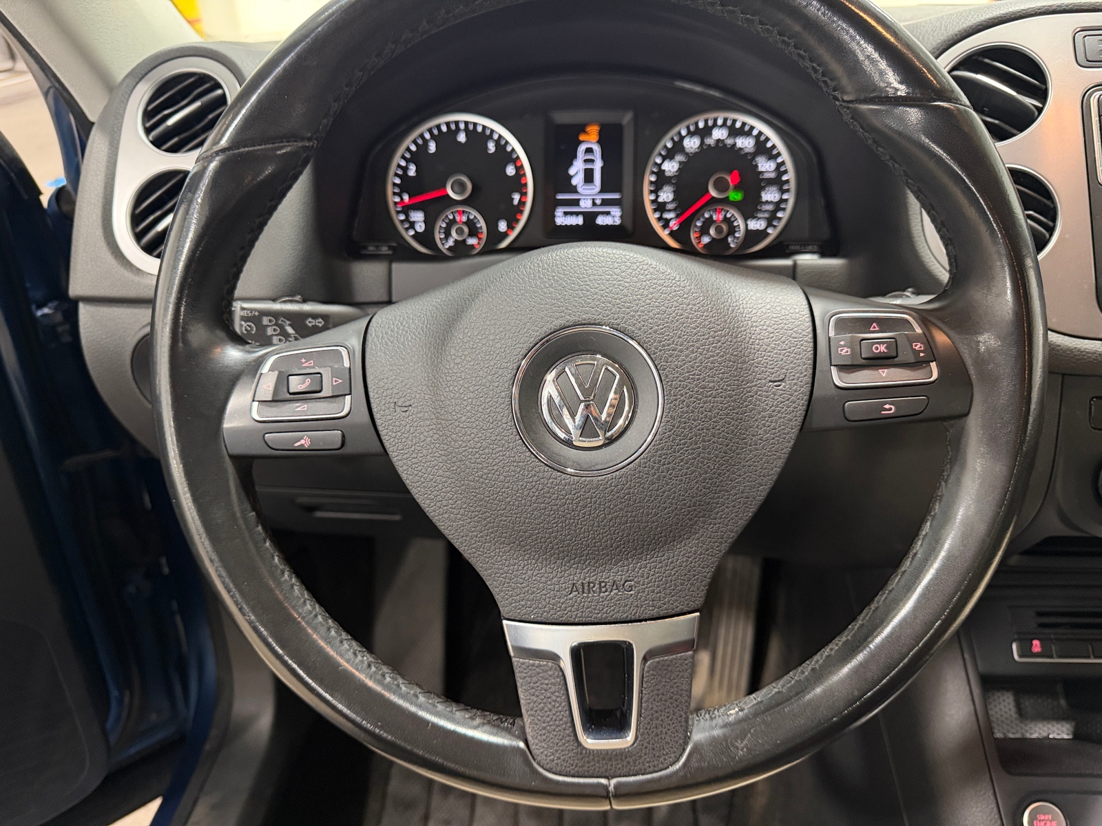 Thumbnail: 2017 Volkswagen Tiguan - 5