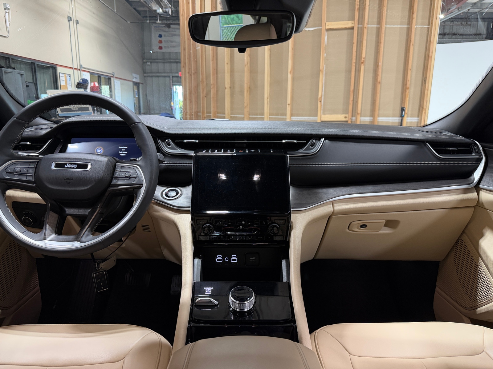 Thumbnail: 2023 Jeep Grand Cherokee L - 2