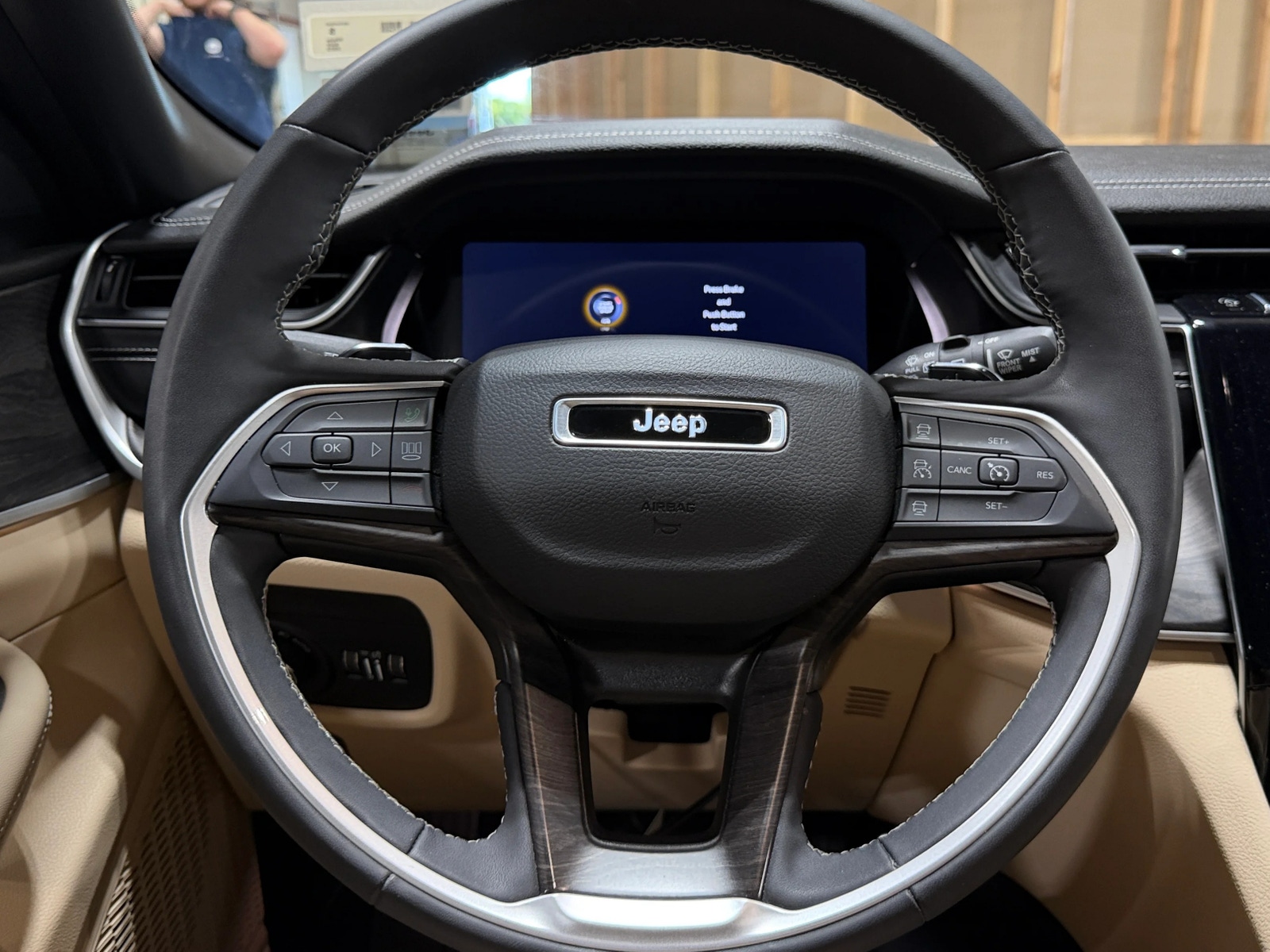 Thumbnail: 2023 Jeep Grand Cherokee L - 4