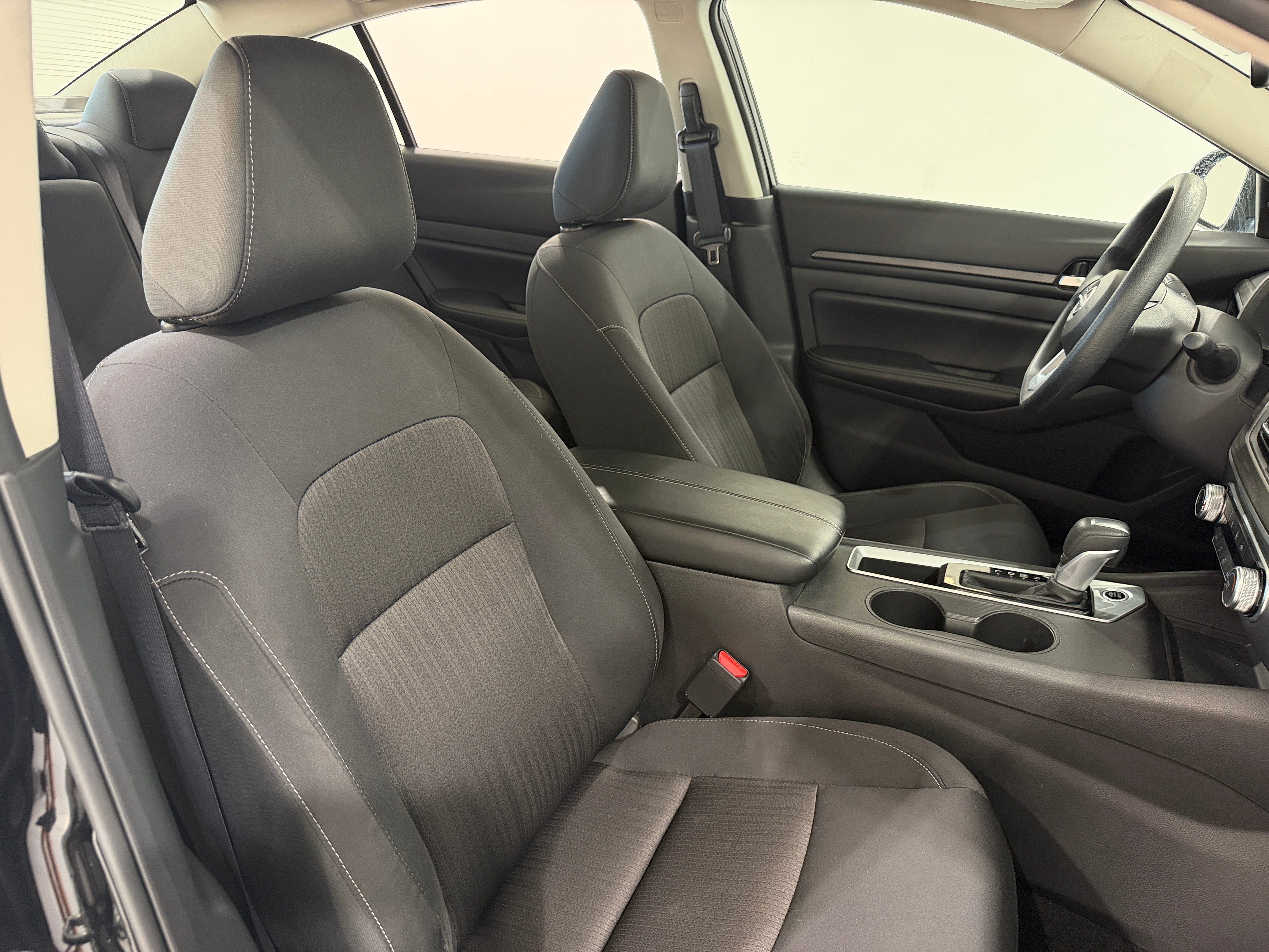 2025 Nissan Altima SV - Photo 4