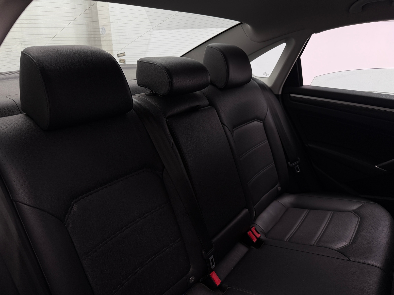 Thumbnail: 2017 Volkswagen Passat - 6