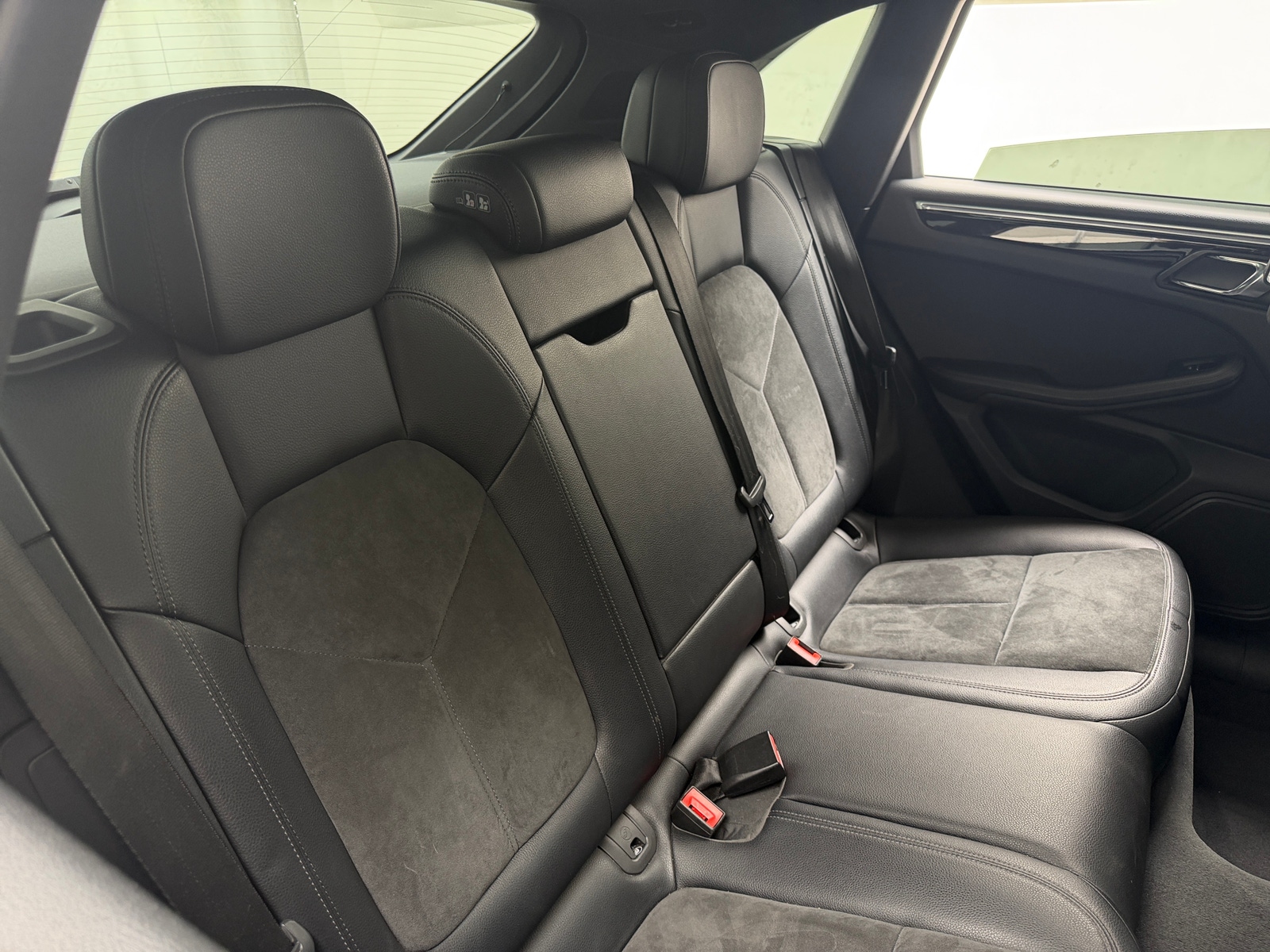 Thumbnail: 2017 Porsche Macan - 6
