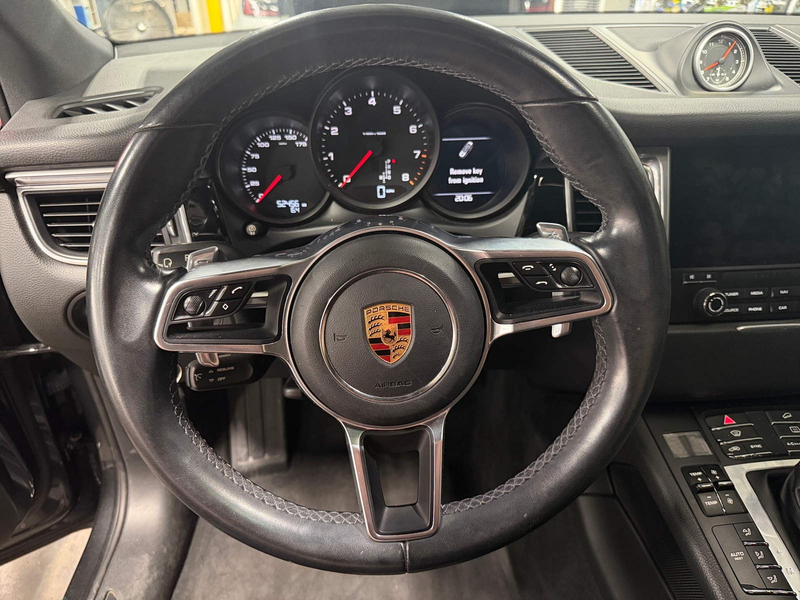 Thumbnail: 2017 Porsche Macan - 5