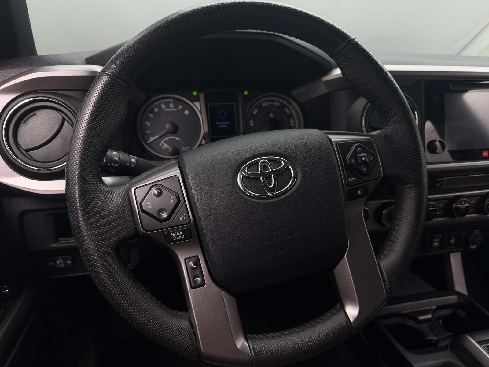 Thumbnail: 2017 Toyota Tacoma - 4