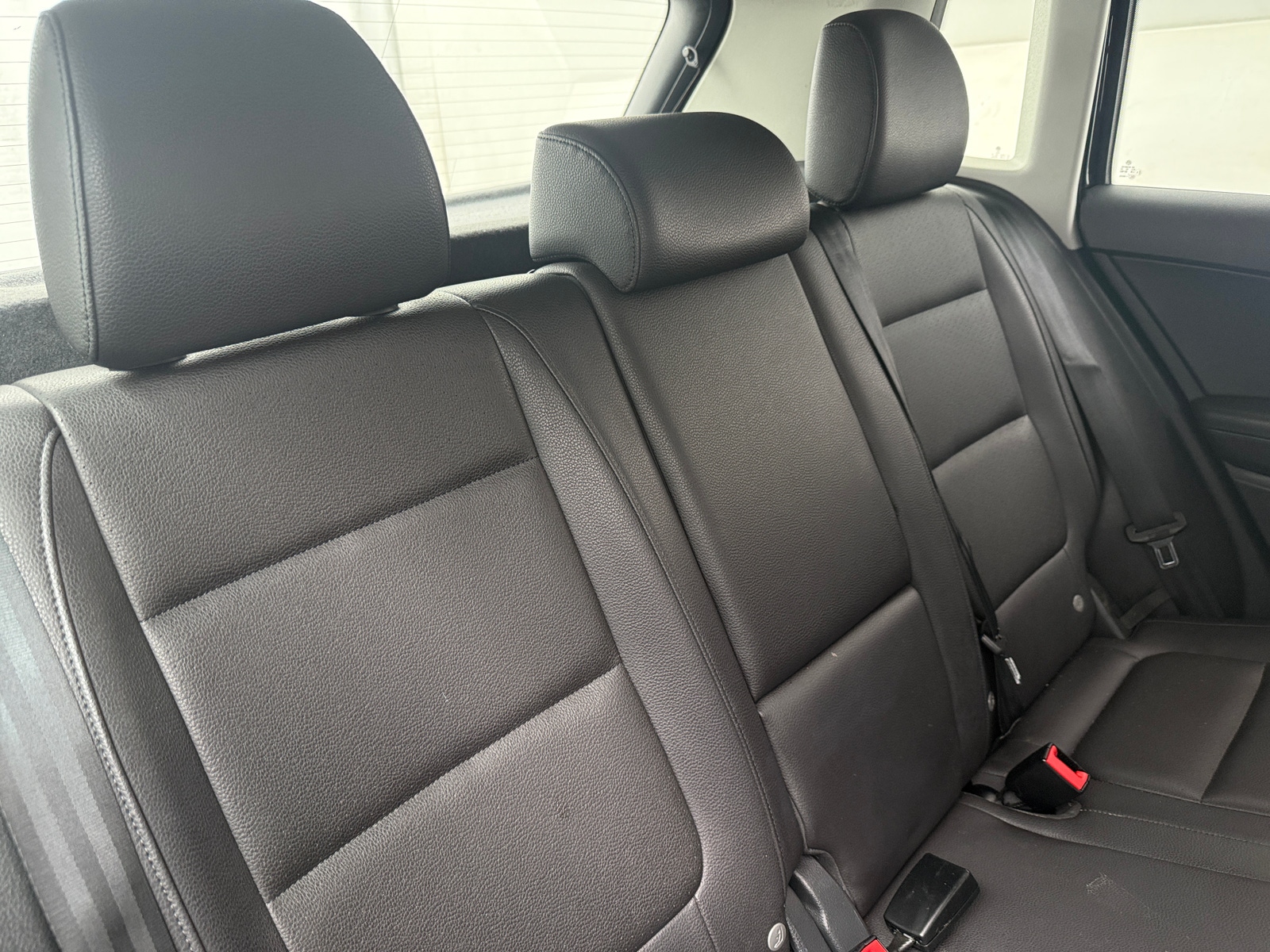 Thumbnail: 2017 Volkswagen Tiguan - 6