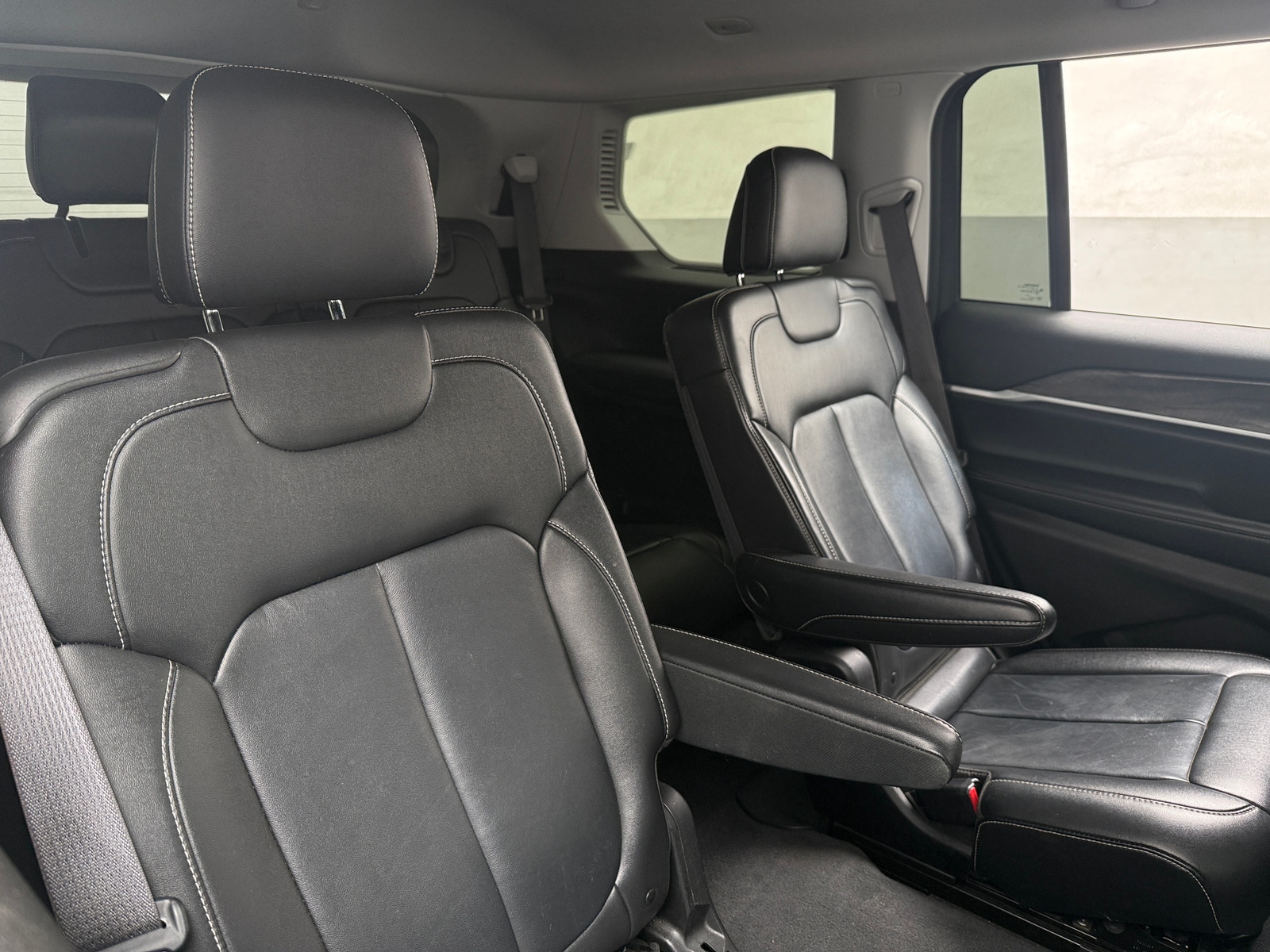 Thumbnail: 2022 Jeep Grand Cherokee L - 5