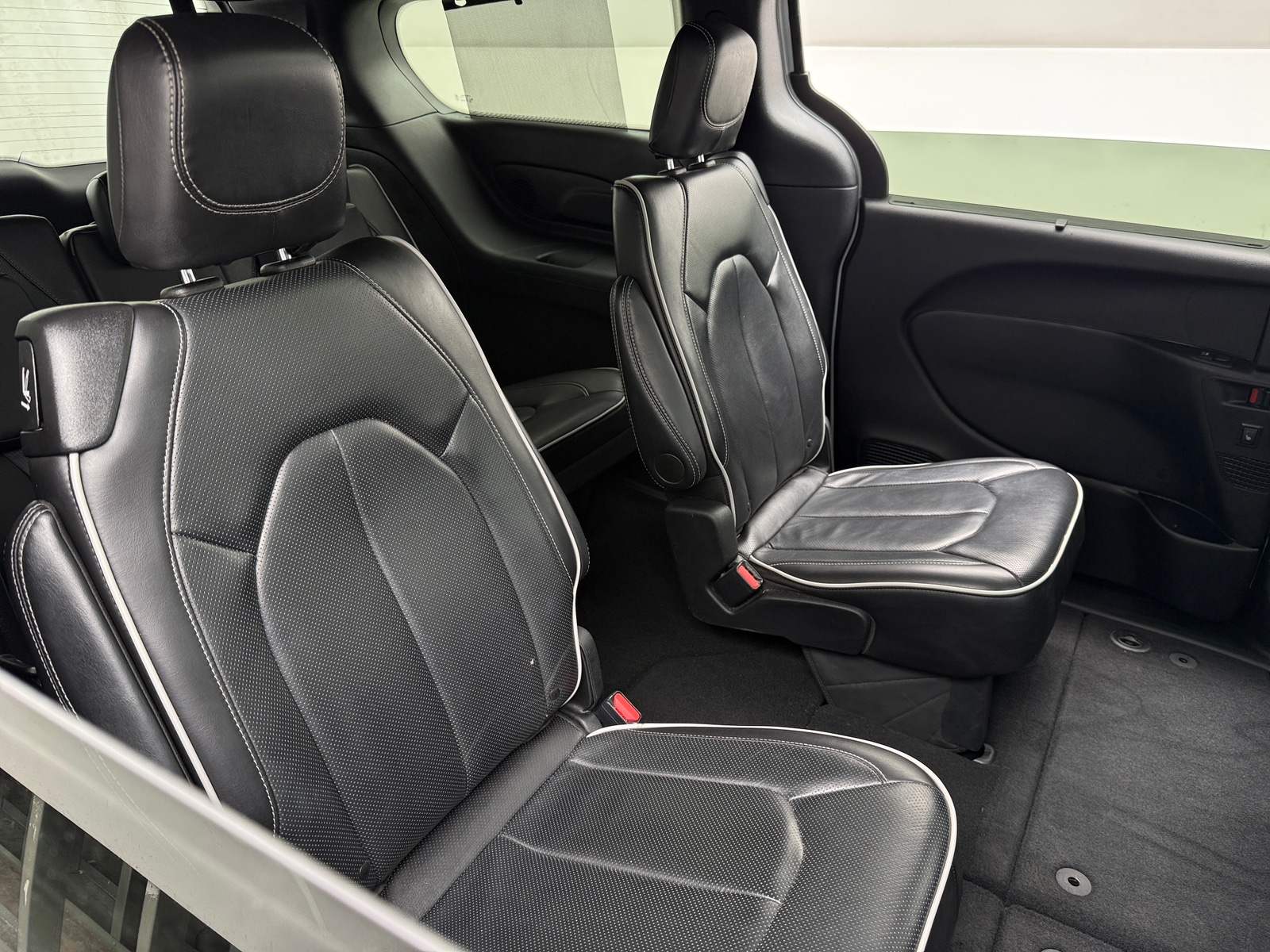 Thumbnail: 2025 Chrysler Pacifica - 5