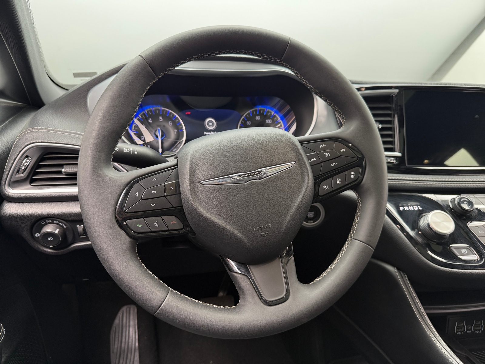 Thumbnail: 2025 Chrysler Pacifica - 4