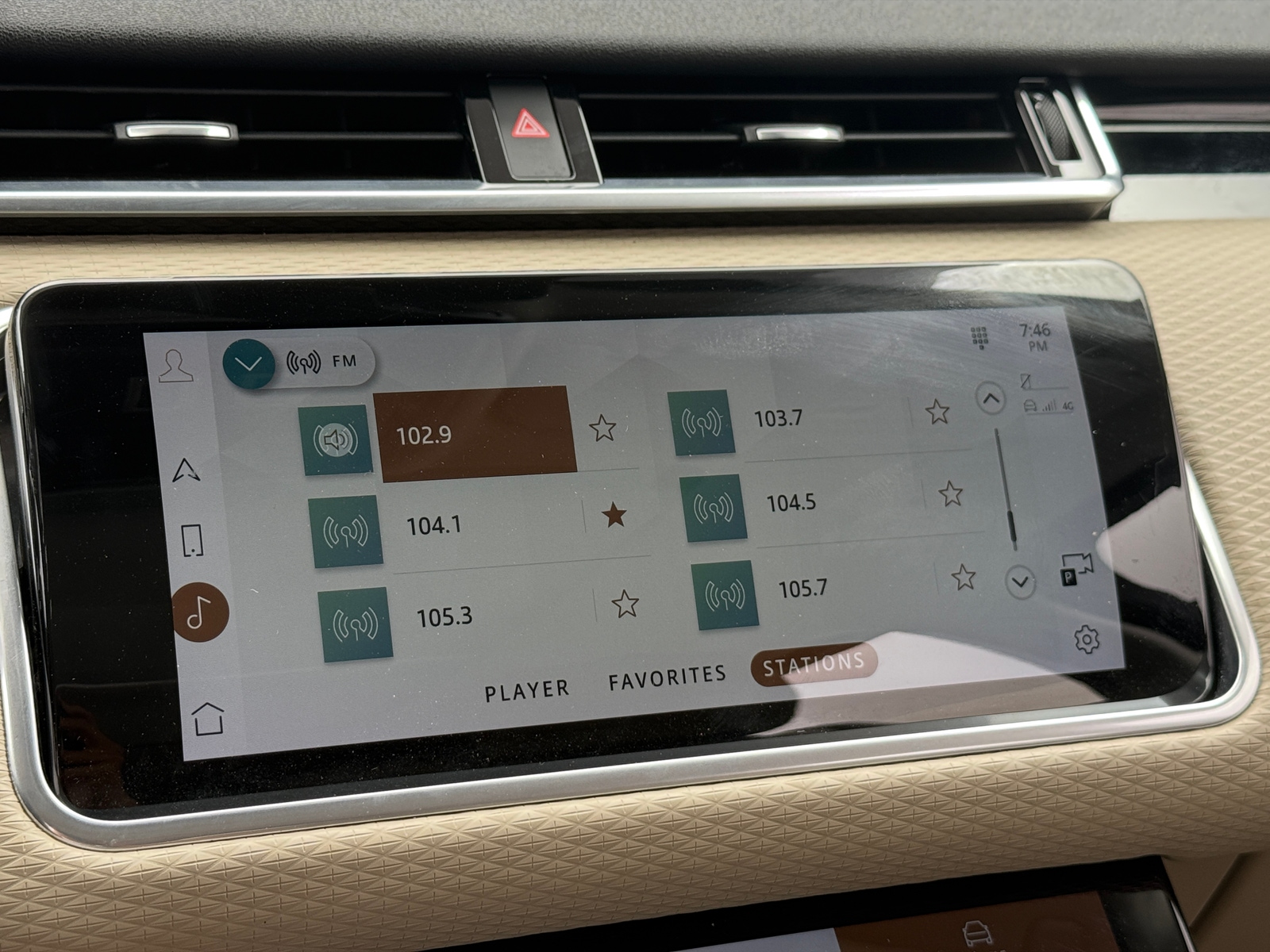 Thumbnail: 2021 Land Rover Range Rover Velar - 3