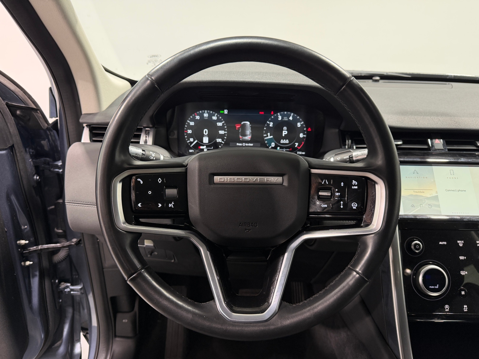 Thumbnail: 2022 Land Rover Discovery Sport - 4