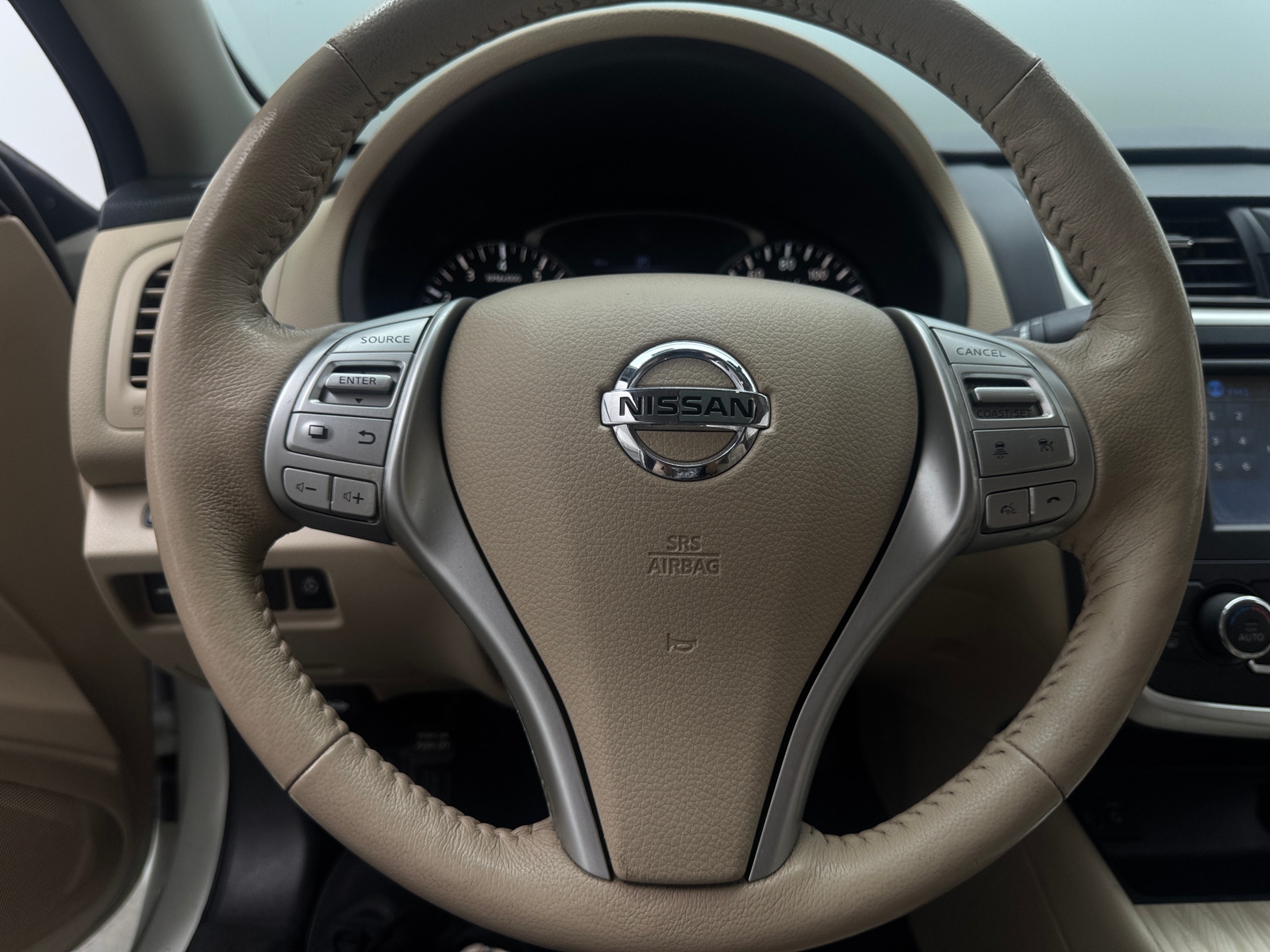 Thumbnail: 2017 Nissan Altima - 4