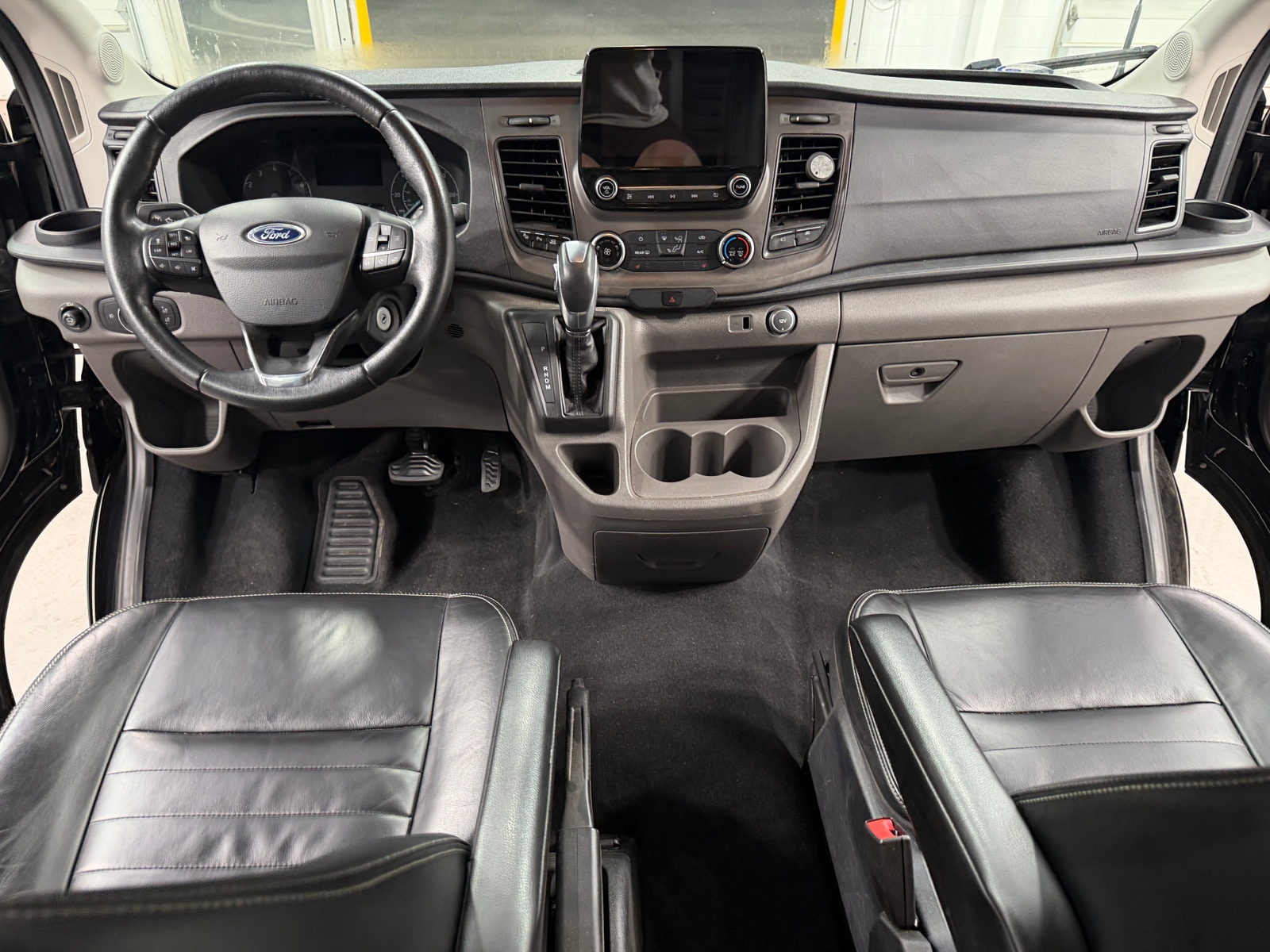 Thumbnail: 2020 Ford Econoline - 3