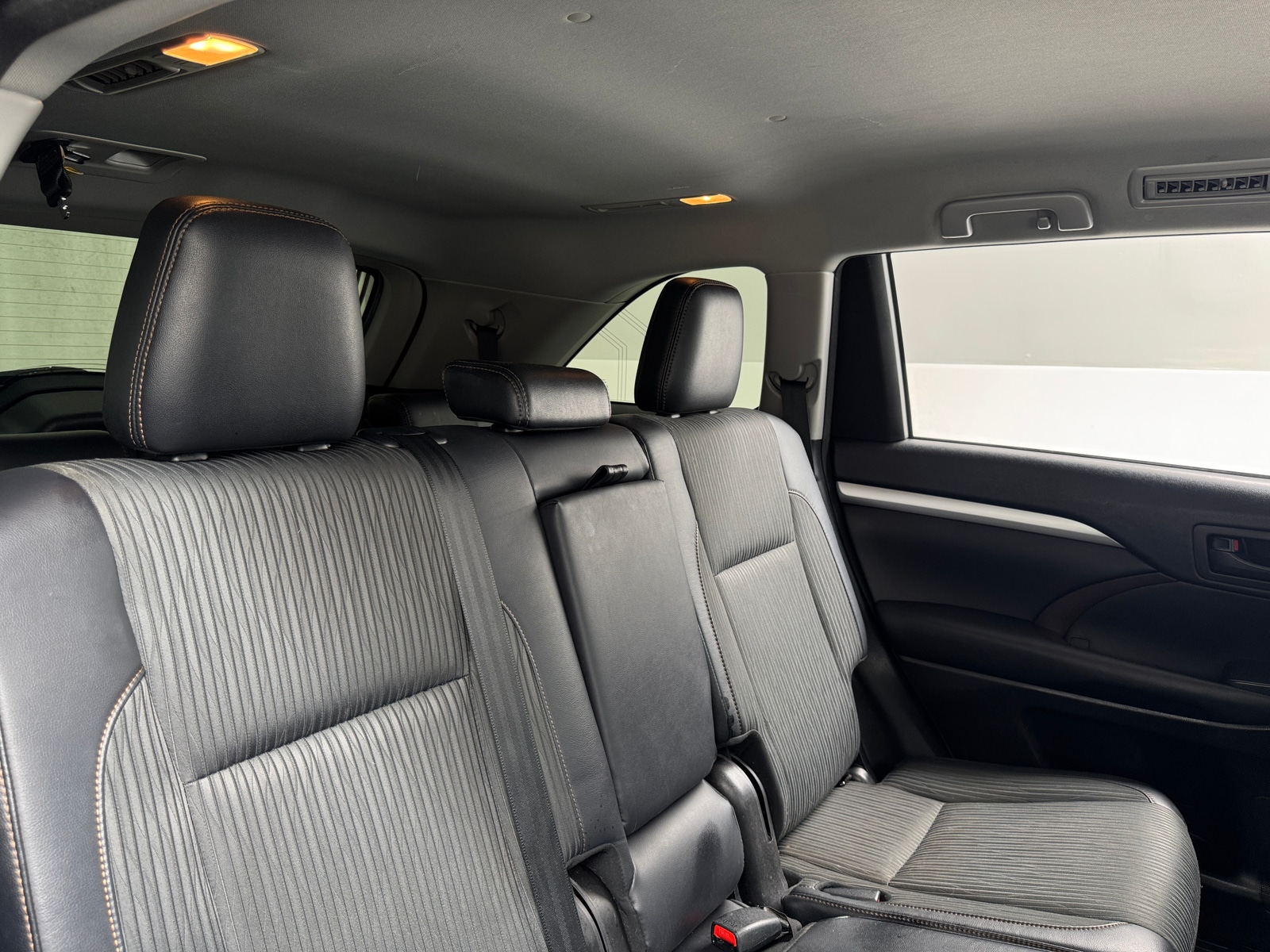 Thumbnail: 2017 Toyota Highlander - 6